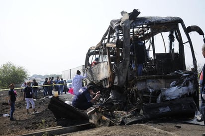 Hasta este viernes se habían identificado ocho de los fallecidos en el accidente, de los cuales sólo se han entregado siete cuerpos. (ARCHIVO)