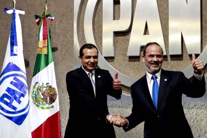 Debate. Los candidatos a la dirigencia nacional del PAN, Ernesto Cordero y Gustavo Madero arribando a la sede.