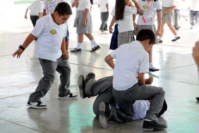 Generalmente la familia es la última instancia que percibe que los menores están siendo acosados en su entorno escolar. (Archivo)