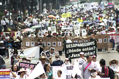 Manifestantes. Sandra Luz Hernández, integrante de un grupo de Madres con Hijos Desaparecidos, fue asesinada a tiros. (Imagen tomada de internet)