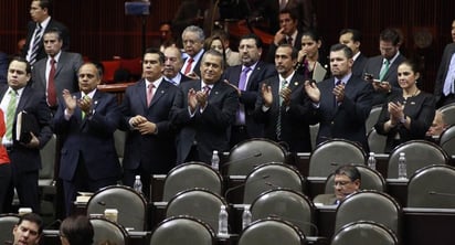 Congreso. El coordinador del PRI, Manlio Fabio Beltrones, entre otros, durante la sesión.