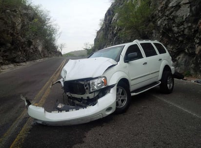 Derrapan. El senador Carlos Navarrete, y el diputado Javier Salinas, sufrieron un accidente.