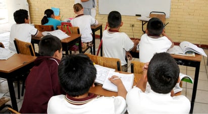 Alumnos eran víctimas de burlas porque su escuela llevaba por nombre 'Elba Esther Gordillo'. (Archivo)