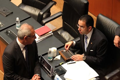 El senador dijo que los legisladores no fueron invitados a esta mesa de discusión, por lo que desconoce lo que se está debatiendo, sin embargo tendrán que esperar su conclusión para avanzar con la ley. (ARCHIVO)