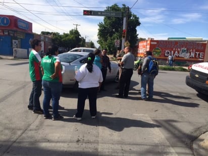 Accidente. Dos mujeres embarazadas fueron atendidas por personal de Cruz Roja que acudió al lugar del percance.