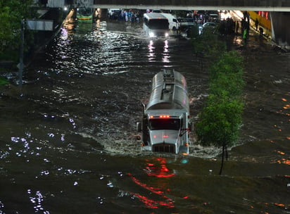 El fenómeno meteorológico 'El Niño' podría traer más lluvias intensas al Valle de México, alertó el jefe de gobierno del Distrito Federal, Miguel Ángel Mancera. 