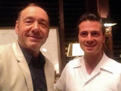 El punto tres del contrato especifica un pago de 500 mil dólares por la visita del actor Kevin Spacey a México. (Twitter) 
