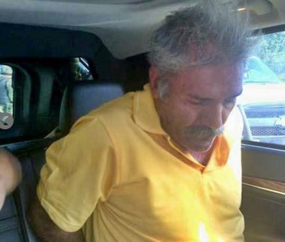 Fuerzas federales detuvieron a autodefensas que tomaron la seguridad en La Mira, Lázaro Cárdenas, entre ellos su líder José Manuel Mireles. (El Universal)