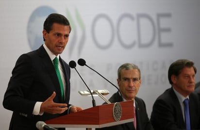 El compromiso del gobierno federal es construir el Metro para los habitantes de la región oriente del Estado de México, anunció el presidente Enrique Peña Nieto. (Archivo)