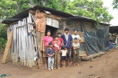 Sensibilidad. Las familias pobres son las que más sufren los rezagos.