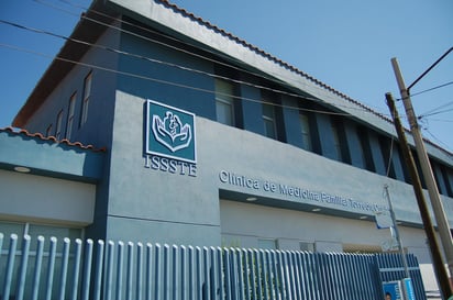 Insuficiente. Las instalaciones del Instituto están claramente superadas por el número de usuarios.