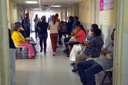 Hospital. Ayer comenzaron a llegar insumos para realizar las pruebas en el Banco de Sangre.