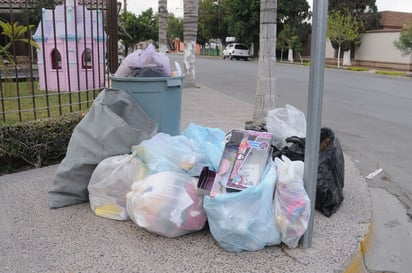 Infracción. Sacar la basura en un día que no toca.