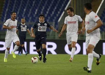 Diego Armando Maradona, Roberto Baggio, Diego Simeone, Carlos Valderrama e Iván Zamorano disputaron ayer el 'Partido por la Paz'. Exjugadores de futbol se lucen en Partido por la Paz