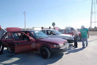 Taxis. Durante toda la semana se revisarán las condiciones de las 190 unidades de taxi que se tienen en el municipio. (EL SIGLO DE TORREÓN/ MARY VÁZQUEZ)