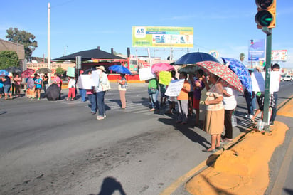 SE MANIFIESTAN. Colonos cierran Diagonal Reforma y calle 33 para ser escuchados.
