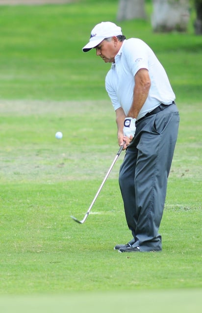 Golfistas de todas las categorías buscaron el campeonato en el Campestre Gómez Palacio, donde tuvieron que adaptarse a las condiciones climatológicas, como la lluvia en el primer y segundo día. (Foto Jesús Galindo López)