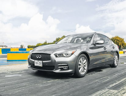 Infiniti Q50 2015, competidor de lujo