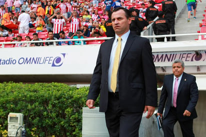 Rafael Puente, director operativo de Guadalajara, no pudo asegurar que el argentino Carlos Bustos se mantenga en la dirección técnica de Chivas. En Chivas no aseguran que Bustos siga de DT