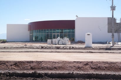 Le falta. Autoridades habían prometido que la obra del nuevo hospital estaría concluida en este año.