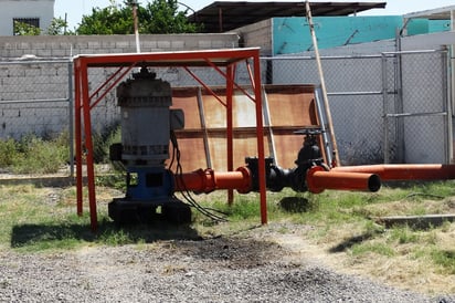 Trabajo. Llevan a cabo trabajos de rehabilitación de los pozos, ya que es uno de los requerimientos para instalar los filtros. (EL SIGLO DE TORREÓN/ MARY VÁZQUEZ)