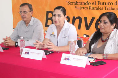 Anuncian. El IMM, la UAAAN y la Coordinación Nacional de Desarrollo Rural, realizarán el Primer Congreso de la Mujer Rural.