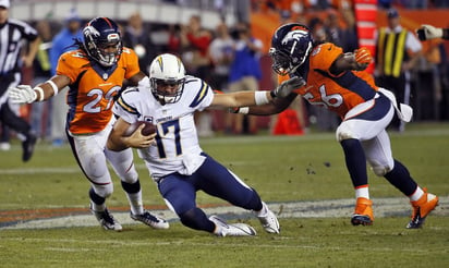 Phillip Rivers no la pasó muy bien ayer en contra de los Broncos de Denver, en juego de la semana 8 de la NFL. Broncos tumban a los Chargers