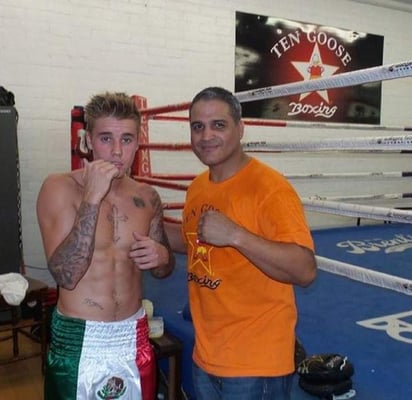 Bieber usa short con bandera de México