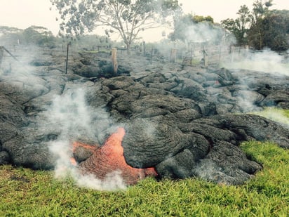 Volcán. Estados Unidos aún no ha dado orden de evacuación en la zona, aunque es inminente el daño. (ARCHIVO)