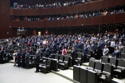 Batalla. En medio de una sesión ríspida, los diputados aprobaron un presupuesto criticado. (EL UNIVERSAL)