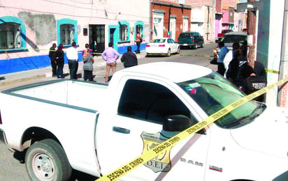 Reporte. En el interior de un vehículo VW, de la línea Jetta, encontraron el cadáver.