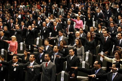 Trascendente. Los congresistas tienen un trabajo fundamental frente a sí, que debe resolverse a la brevedad.