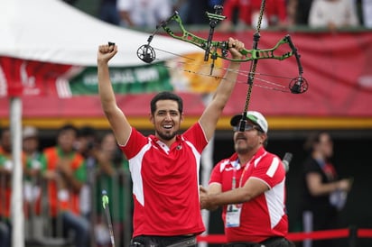 El arquero coahuilense Julio Fierro ganó oro en compuesto individual y México superó a Colombia por     154-153 en el certamen por naciones. (Notimex)