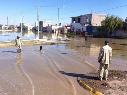 DESBORDE. Cinco calles se inundaron de aguas negras.
