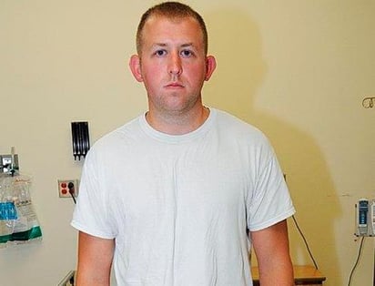 Darren Wilson aseguró que su obligación era perseguir a Michael Brown tras una confrontación en su patrulla; descartó que éste se hubiera rendido como indican declaraciones de testigos. (AP) 