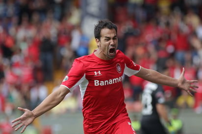 Pablo Velázquez, jugador de Toluca logró con su equipo durante el torneo, ganar ocho partidos, empatar cinco y perdieron cuatro. (Efe)