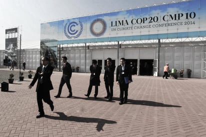 En la cumbre de Lima se espera que los recientes anuncios de la UE, China y EU sobre sus compromisos para reducir sus emisiones de gases invernadero den un impulso político a las negociaciones y tengan un efecto positivo sobre otros países. (EFE)