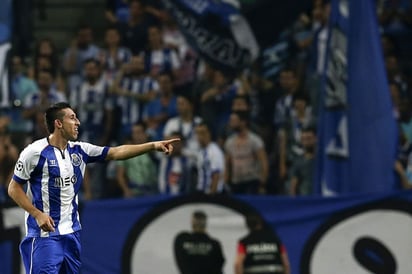 Héctor Herrera ha sido un titular inamovible del cuadro portugués. (EFE)