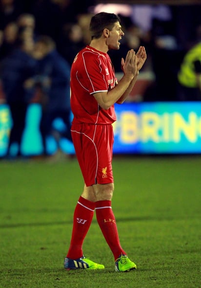 Con dos goles de Steven Gerrard, el Liverpool ganó ante AFC Wimbledon. Gerrard guía a Liverpool en la Copa FA