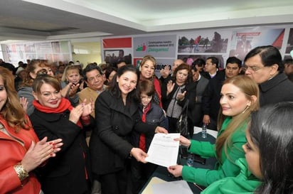 Rebollo Mendoza se presentó ante el Órgano Auxiliar de la Comisión Nacional de Procesos Internos del PRI, con todos los requisitos establecidos en la convocatoria, para que se le considere como aspirante. (El Siglo de Torreón)