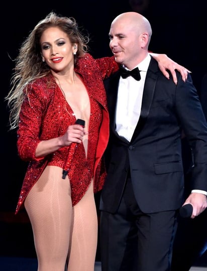 El cantante dice que J.Lo es su mujer ideal.