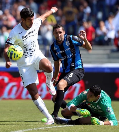 La igualada le da a Pumas su primera unidad en este arranque de campeonato, pero deja ir dos como local, lo que puede lamentar al final del torneo, mientras que Gallos se vio beneficiado con el empate y sumó su primer punto. (Notimex)
