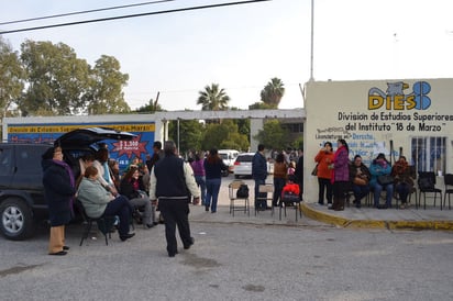 Conflicto. Continúan los problemas en el Instituto 18 de Marzo de Gómez Palacio entre directivos y trabajadores del sindicato.