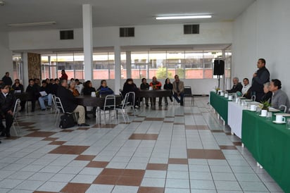 Diálogo y oración. Ayer se unieron representantes de Iglesias Católicas y Cristianas para orar por la unidad.