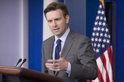 El vocero presidencial, Josh Earnest, apuntó que los griegos han tomado difíciles e importantes pasos para sentar las bases para la recuperación de su economía. (ARCHIVO)