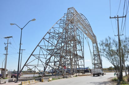 Sin fecha. Aún no se decide una posible fecha para retirar la estructura abandonada de La Puerta de Torreón.