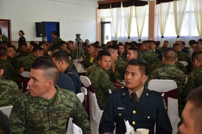 Festejo. A los hombres y mujeres que se han integrado al Ejército Mexicano, les fue reconocido ayer su trabajo, valor y lealtad.