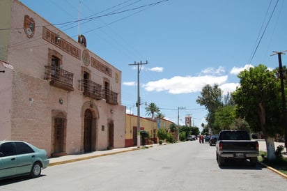 Sueldo. Viesca es el que menos presupuesto maneja y su alcalde es uno de los que tienen mejor sueldo.