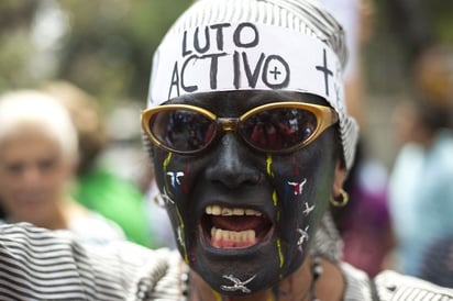 Rechazo. Miles de venezolanos salen a las calles a protestar por el uso de armas de fuego en manifestaciones.