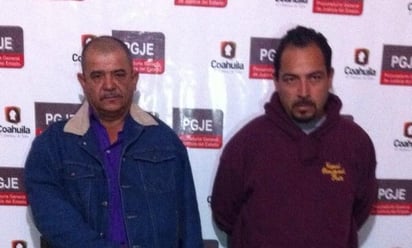 Los sujetos circulaban a bordo de un automóvil Nissan cuando fueron interceptados por los oficiales de la Policía Investigadora. (EL SIGLO DE TORREÓN)